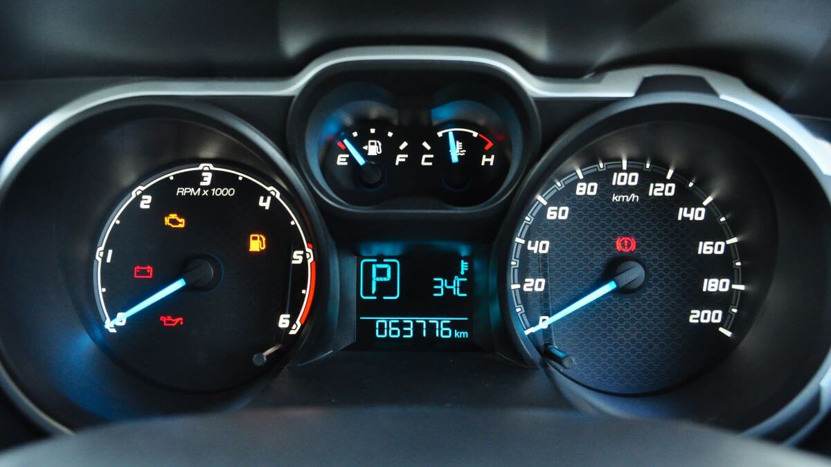 modern car mileage dashboard
